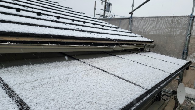 【多治見市滝呂町】雨樋からの水漏れ？金具の外れを発見！交換工事をご提案