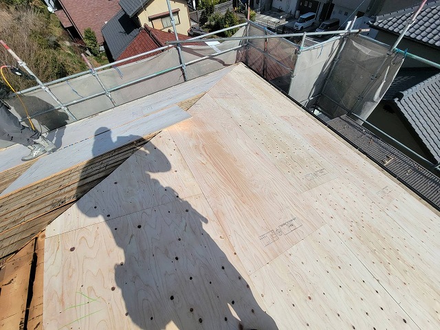 屋根全面の下地施工
