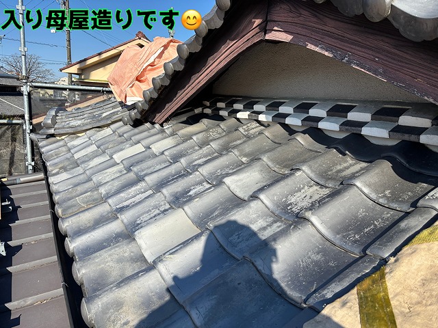 瑞浪市土岐町で瓦から瓦の葺き替え工事！入り母屋屋根の解体からルーフィング張りまで