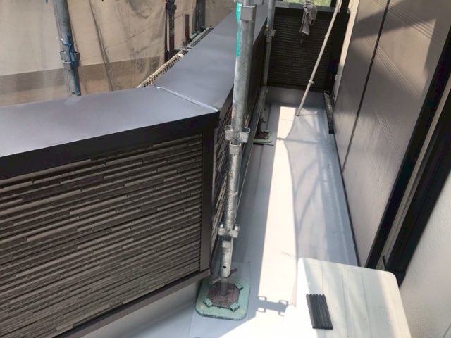 多治見市幸町にてバルコニー金属サイディング工事完了後の写真
