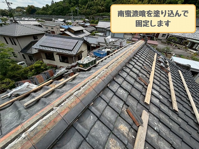棟の積み直し作業