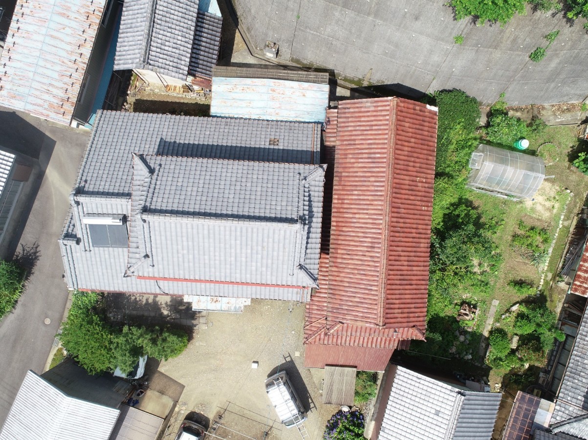 上から見た屋根の写真
