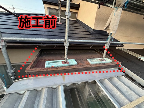 可児市緑ヶ丘にて玄関屋根施工前の様子