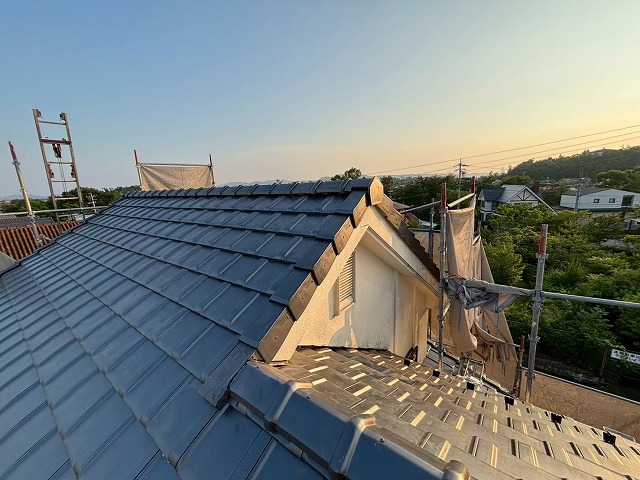 可児市　モ二エル瓦から栄四郎瓦プラウドUU４０へ葺き替えました