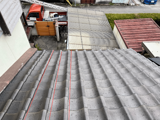 瀬戸市窯元町でドローン現地調査｜雨漏りの原因は瓦ずれと破風板の劣化？まだ住み続ける家のための屋根見直し