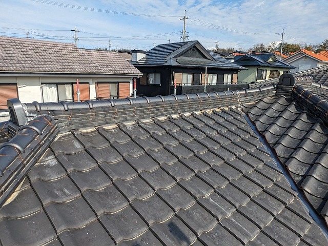 多治見市西坂町にて陸棟・隅棟積み替え工事で安心感と見える説明に満足のお声