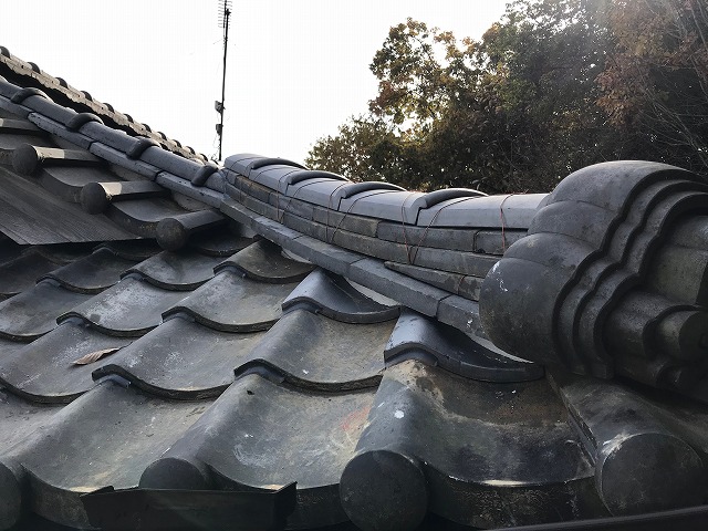 多治見市　小名田町　崩れた隅棟を積み直し完全復旧