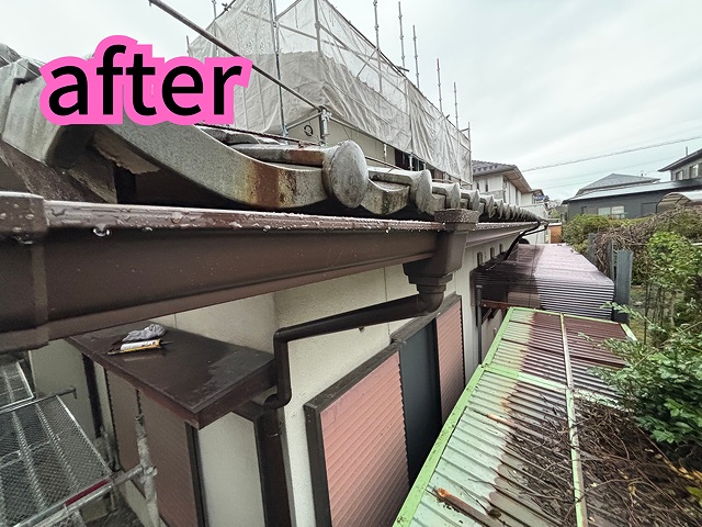 可児市愛岐ヶ丘で雨樋工事を行った様子