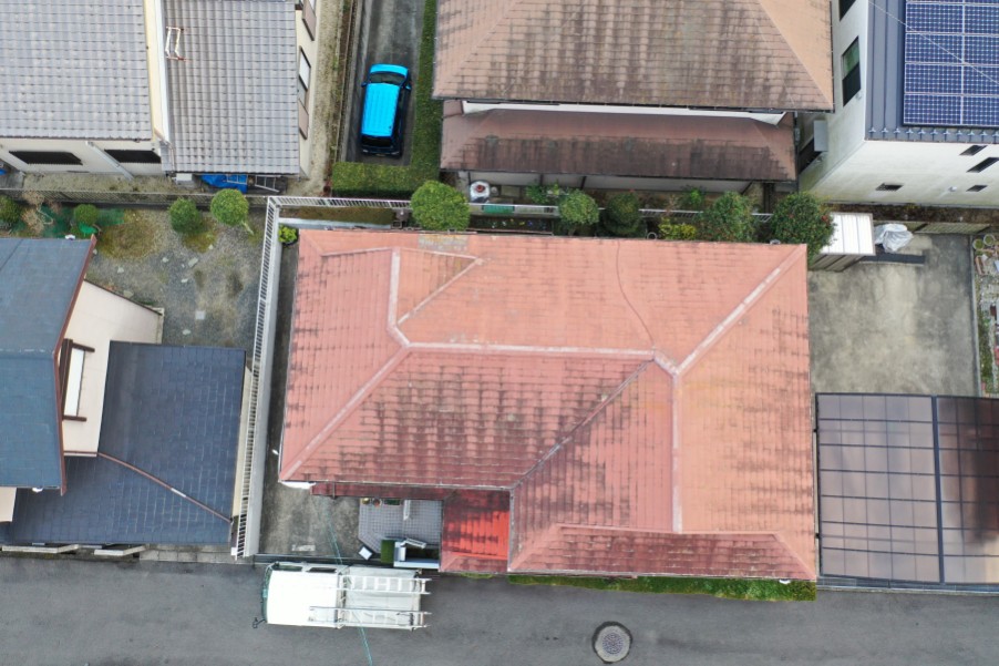 上から見た屋根の写真