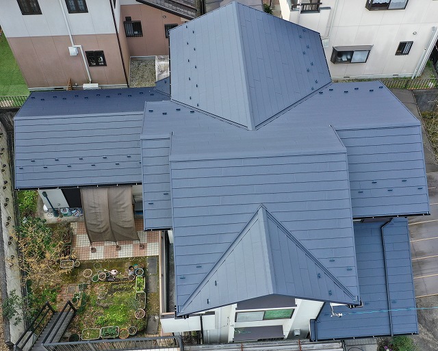 多治見市大針町にて屋根カバー工事と雨樋交換で安心 丁寧な施工に満足のお客様の声