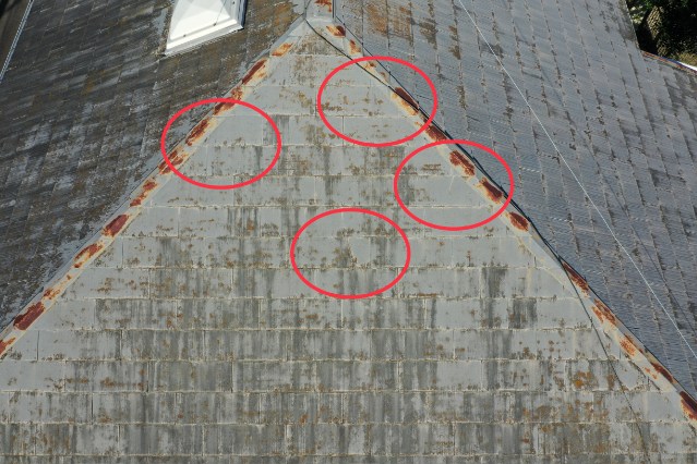 多治見市市之倉町　瓦にひび