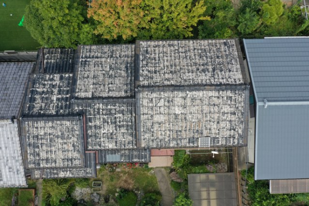 岐阜県可児市で雨漏り調査｜劣化したセキスイかわらUを立平板金に葺き替え！
