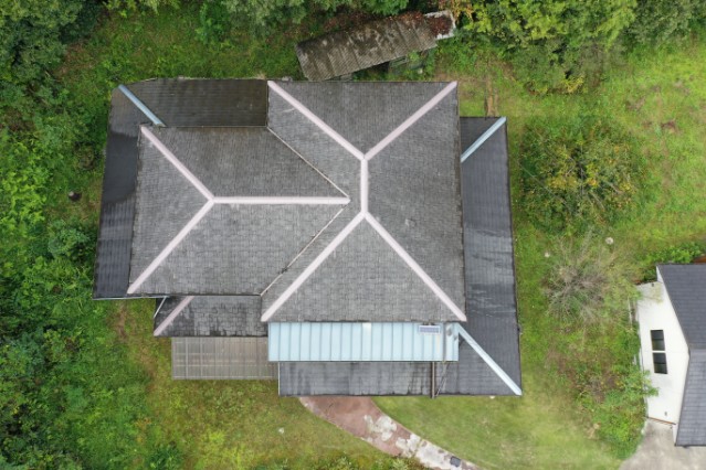 瀬戸市　上から見た屋根の写真