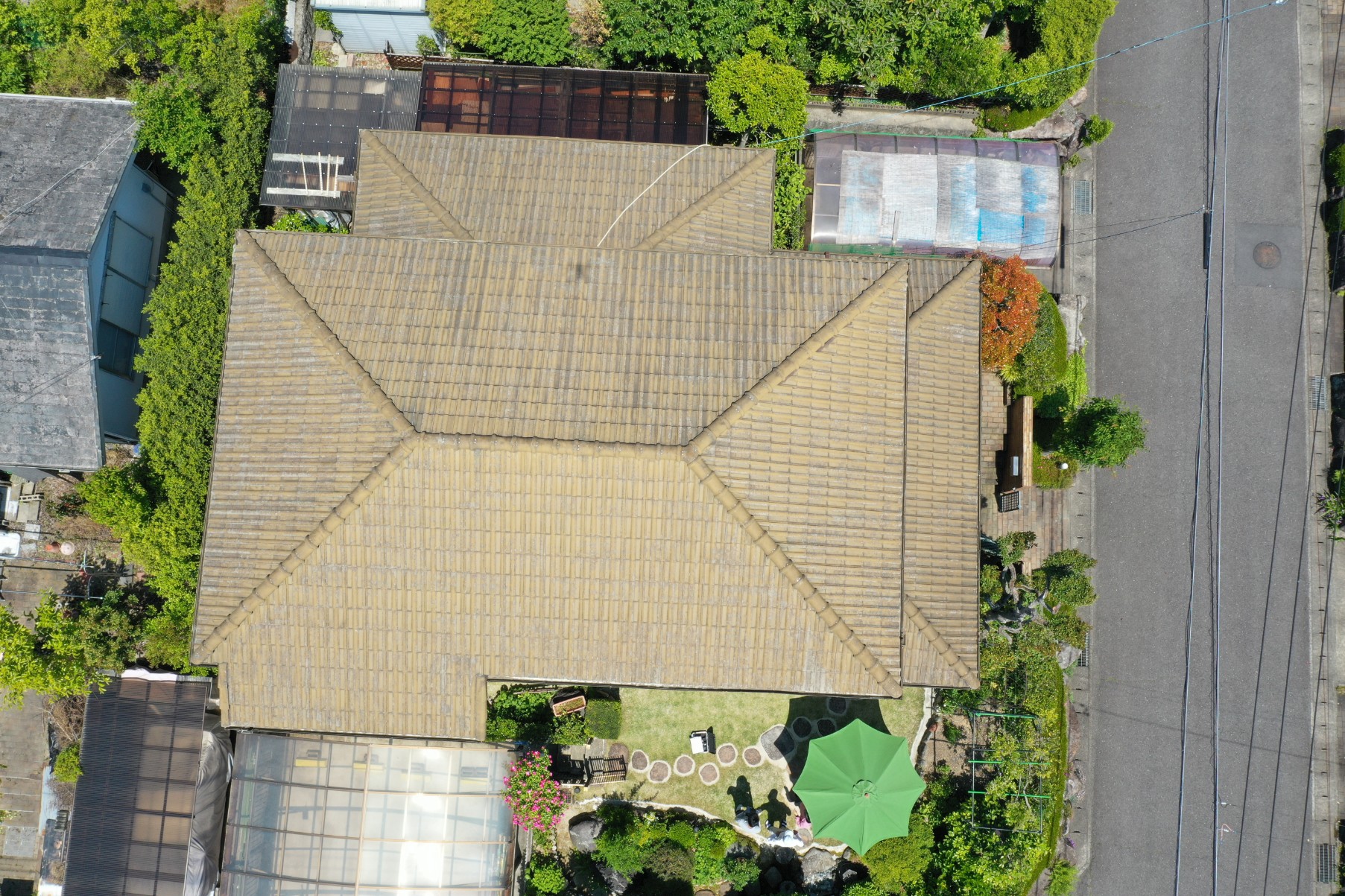 可児市で雨漏りのご相談！棟のズレや釘の浮きをドローンで調査、住み継ぐ家に選んだ屋根の再出発