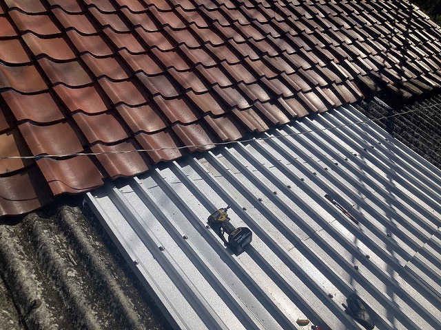 多治見市生田町にて雨漏り解消で安心！スレート屋根カバー工事のお客様の声