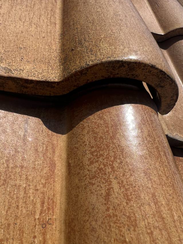 瀬戸市東長根町 瓦の浮き