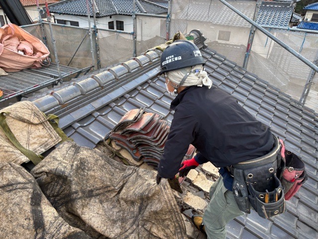 可児市愛岐ケ丘で、葺き替え工事のご紹介です！板金屋根に生まれ変わります👍✨