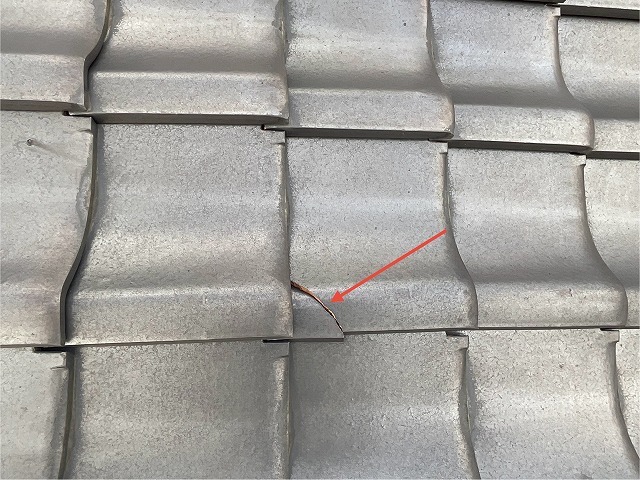 可児市羽生ヶ丘 瓦の割れ