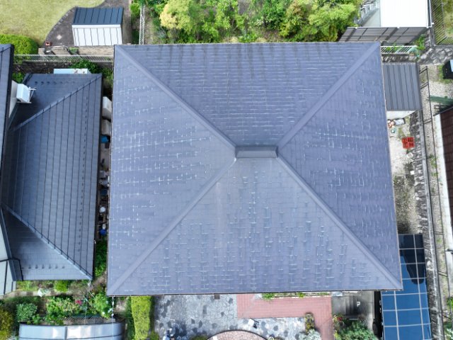 可児市で屋根点検依頼｜棟の釘浮きと苔を発見しカバールーフ工事をご提案