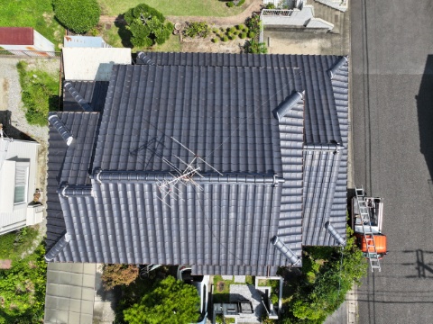 多治見市｜築25年のお宅をドローン調査！瓦の浮きや棟のずれを確認、複数の修理プランをご提案