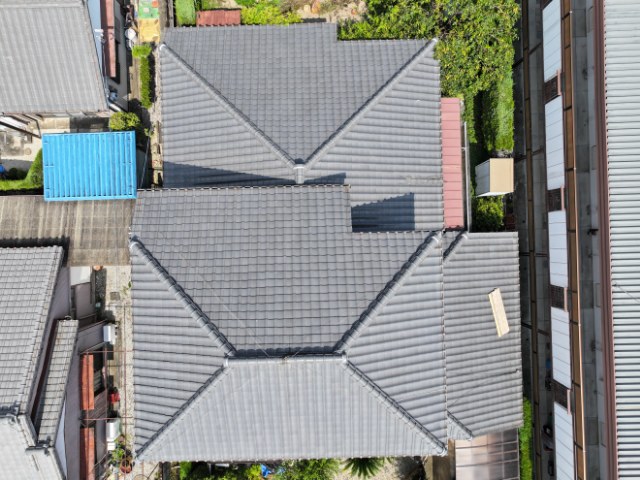 瀬戸市東米泉町で雨漏り点検｜瓦のずれ・谷板金の劣化をドローンで確認！葺き替えをご提案
