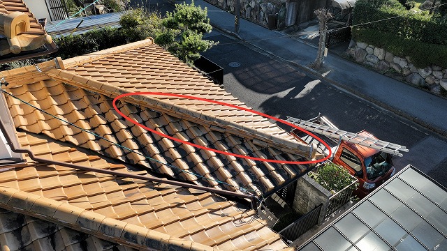 可児市桜ケ丘　隅棟ずれ