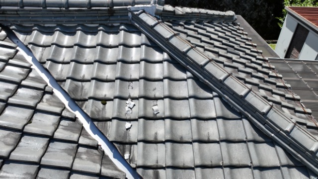 多治見市京町で雨漏り調査｜漆喰はがれと棟のズレを確認し葺き替えをご提案