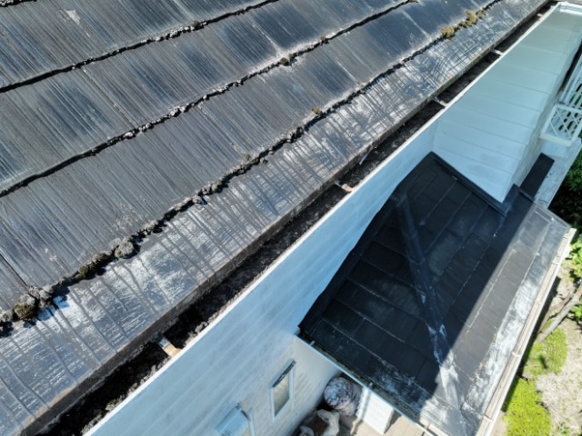 可児市皐ケ丘　雨樋汚れ