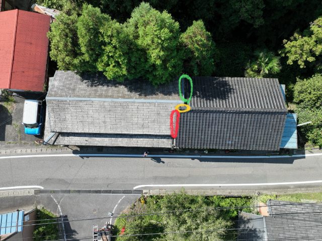 加茂郡八百津町でドローン点検｜増築部の雨漏り原因と瓦のひび割れを丁寧に解説