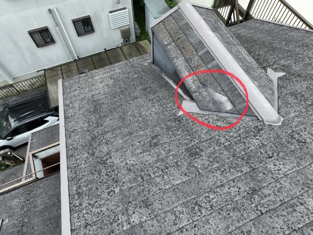 多治見市大針町　瓦が抜けてる写真