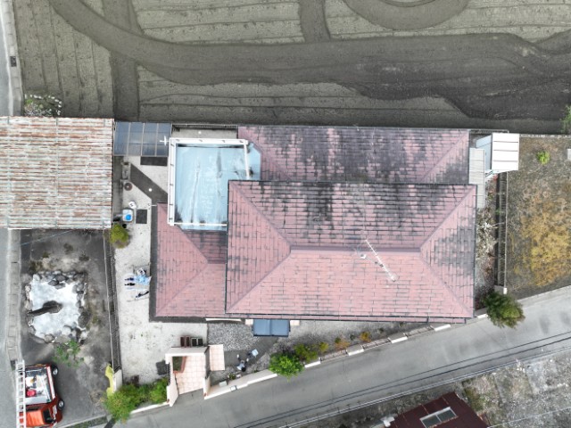 可児市で雨漏り現地調査｜築35年屋根の全体劣化とカバー工法のご提案
