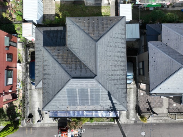 多治見市西坂町で雨漏り調査｜棟の浮きとコーキング劣化が招く屋根トラブル