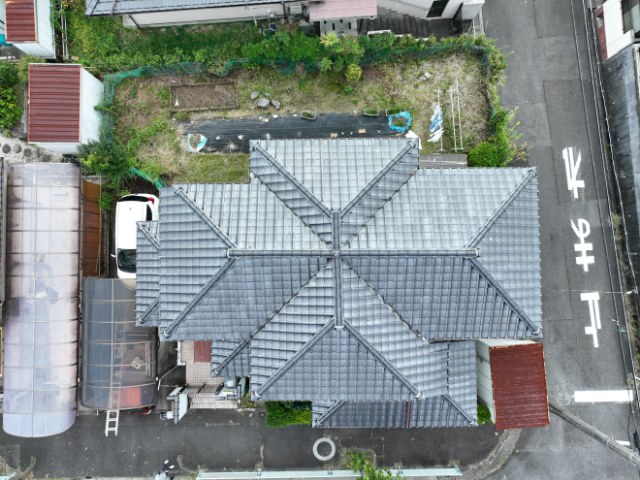 春日井市高森台でドローン現地調査｜雨漏りの原因は谷板金の穴でした
