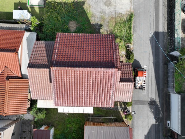 多治見市平野町で雨漏り現地調査｜棟の崩れと応急コーキングが招く屋根トラブルとは