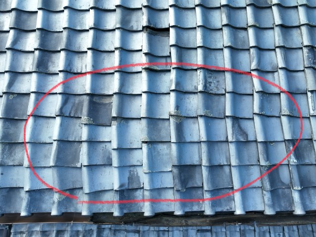 加茂郡八百津町　瓦のずれ