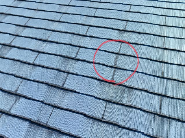 可児市桜ケ丘　瓦にひび