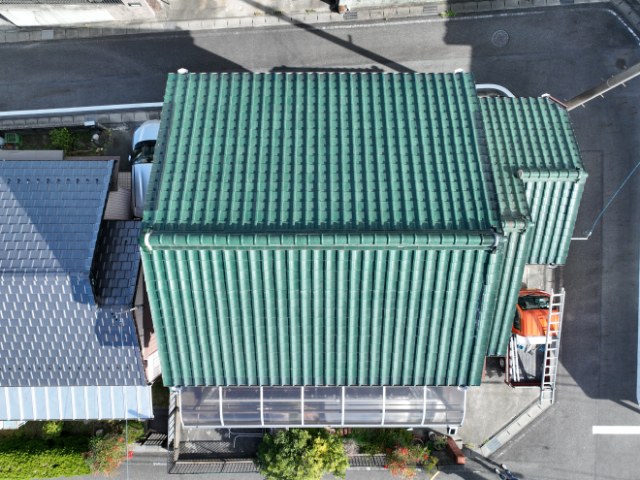 瀬戸市幡野町で屋根の現地調査｜訪問販売で指摘された瓦のずれをドローンで確認
