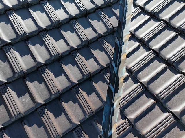 可児市光陽台　谷板金劣化