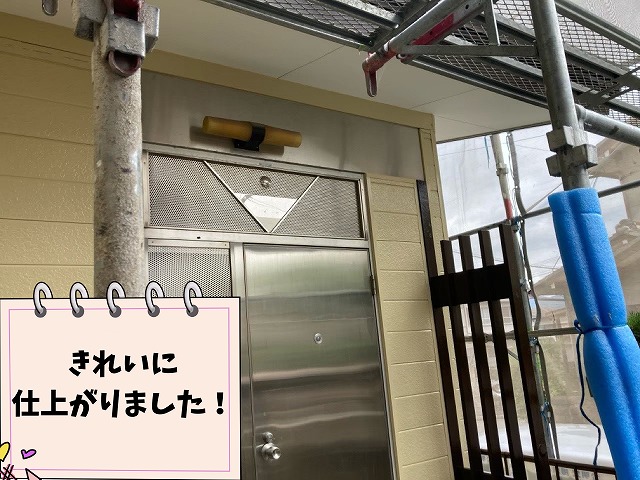 春日井市坂下町の住宅で外壁上塗りが完了した様子