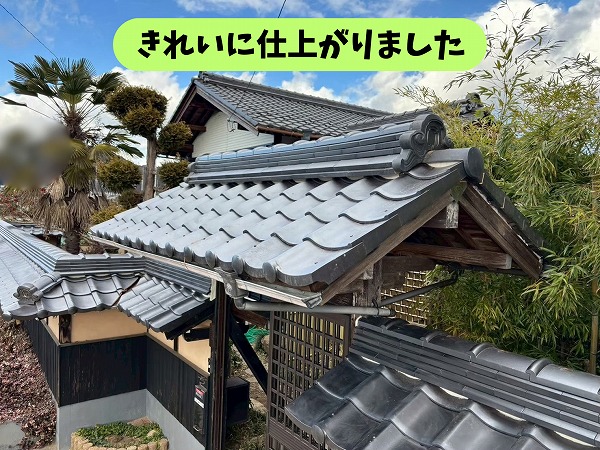 可児郡御嵩町の塀瓦葺き替え工事後の建物と完成した塀瓦の全景