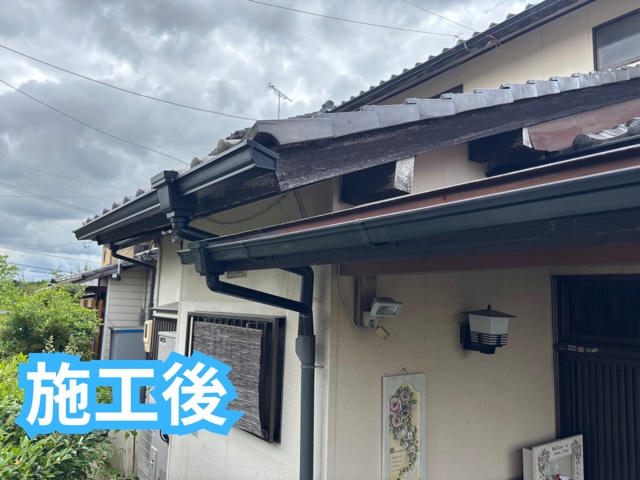 多治見市一ノ倉にて玄関の雨樋交換工事　完成後の様子