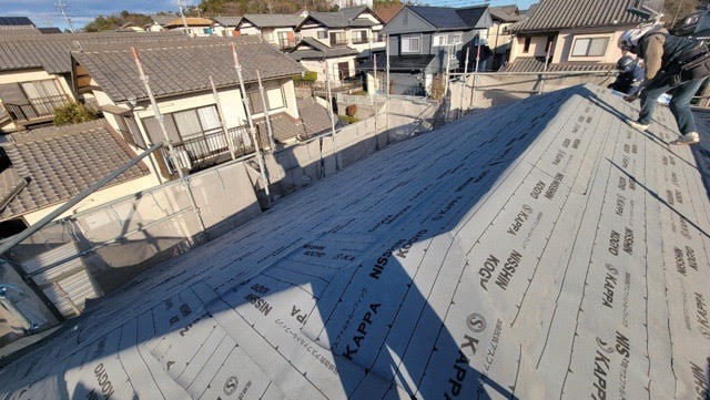 防水紙を全面に貼り付け