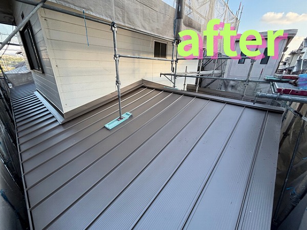 春日井市にて一階立平屋根の完成様子